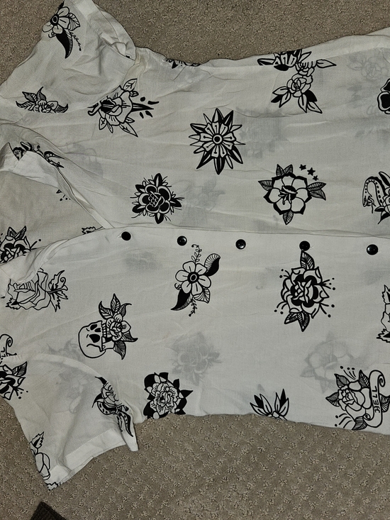 Straight To Hell Tops - Women's Roses On Your Grave Button-Down